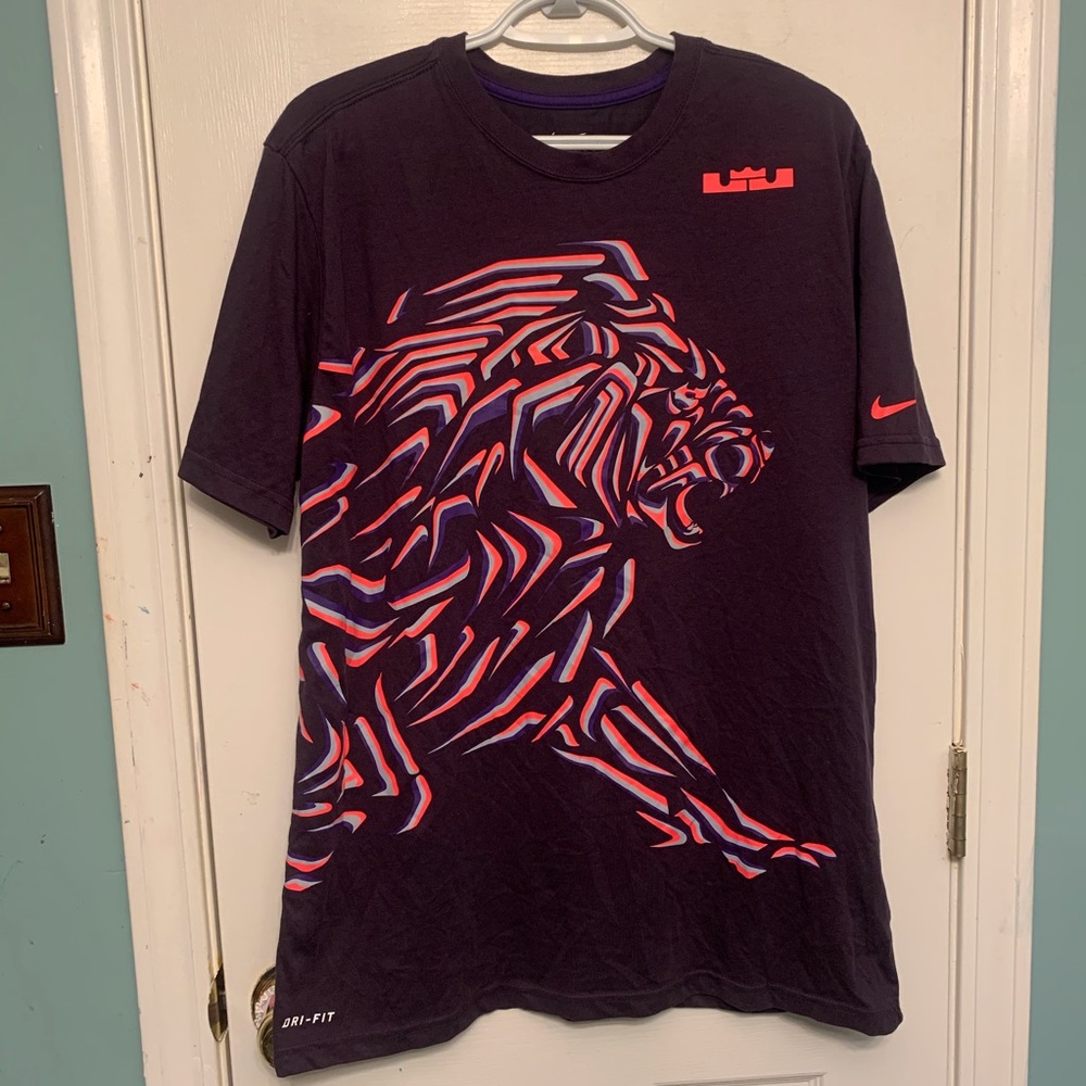 Nike Lebron James Lion Men’s T-Shirt